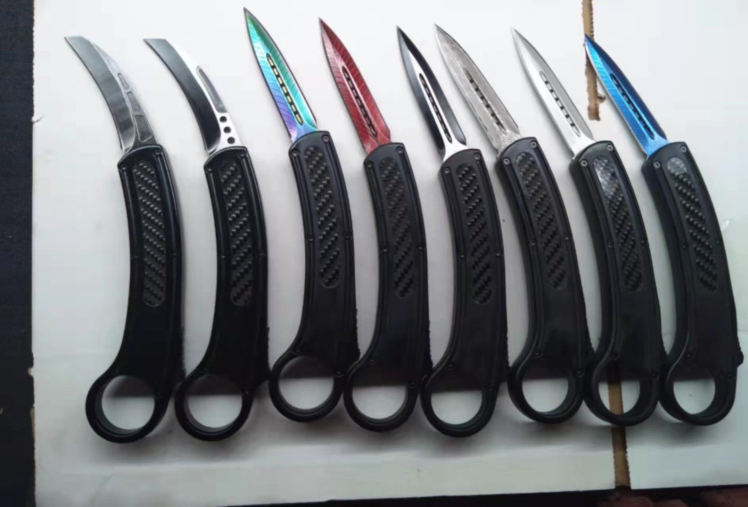 OTF Automatic Karambit Knife